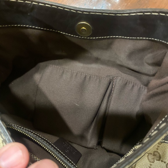 Authentic Gucci hobo bag in great condition. Smells great, no rips, no stains. - Picture 3 of 8